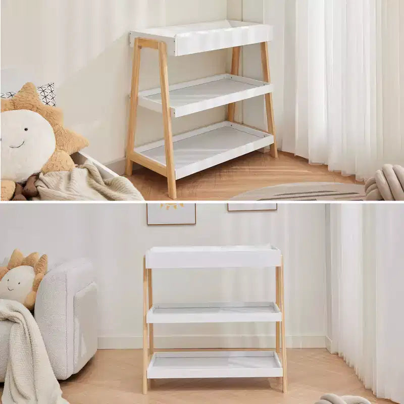 Fasciatoio portatile moderno e compatto con materassino impermeabile e 2 ripiani portaoggetti per neonati e bambini.