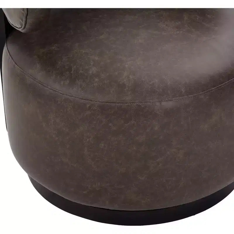 Poltrona girevole club Christopher Knight Home Emile in similpelle con struttura in legno di gomma
